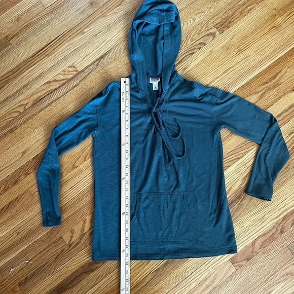 Mossimo Supply Co. Tops - Mossimo light weight hoodie